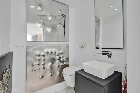 Copropriété à vendre à Miami Beach, Floride: 2 chambres, 135.27 m2 № 2016934 - photo 7