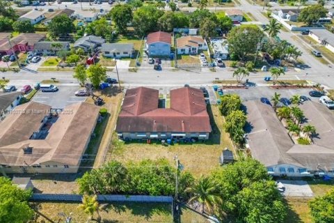 Commercial property in West Park, Florida № 1698133 - photo 7