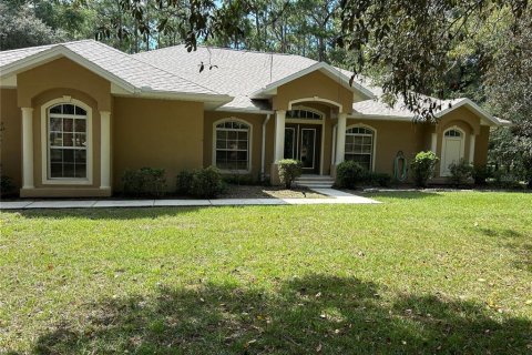 House in Dunnellon, Florida 4 bedrooms, 263.29 sq.m. № 1900445 - photo 1