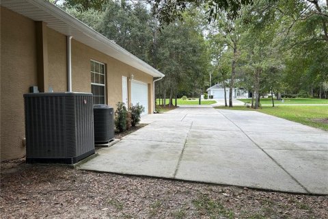 House in Dunnellon, Florida 4 bedrooms, 263.29 sq.m. № 1900445 - photo 7