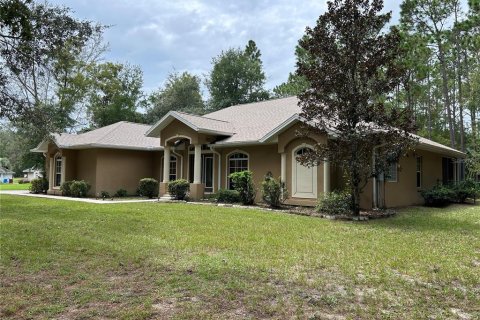 House in Dunnellon, Florida 4 bedrooms, 263.29 sq.m. № 1900445 - photo 5