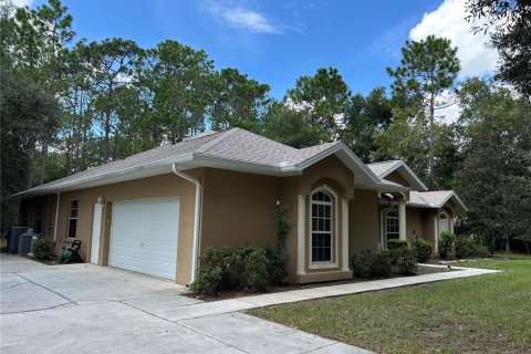 House in Dunnellon, Florida 4 bedrooms, 263.29 sq.m. № 1900445 - photo 2