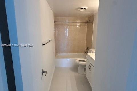 Condo in Hallandale Beach, Florida, 2 bedrooms  № 1612009 - photo 18