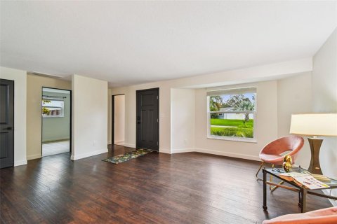 Casa en venta en Seminole, Florida, 3 dormitorios, 125.6 m2 № 1918283 - foto 12