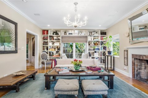 House in Miami Beach, Florida 4 bedrooms, 351.45 sq.m. № 2088791