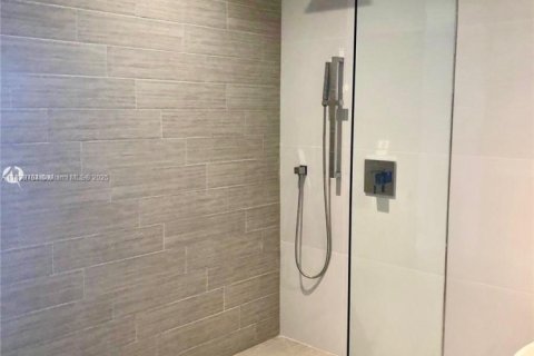 Condo in Sunny Isles Beach, Florida, 2 bedrooms  № 1828769 - photo 15