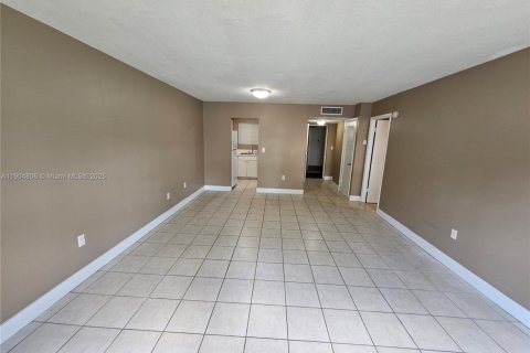Copropriété à vendre à Miami Lakes, Floride: 1 chambre, 66.89 m2 № 1956522 - photo 8