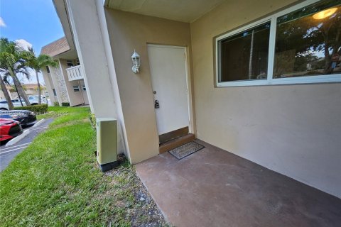 Copropriété à vendre à Miami Lakes, Floride: 1 chambre, 66.89 m2 № 1956522 - photo 3