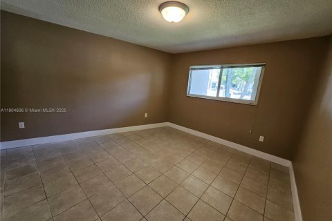 Copropriété à vendre à Miami Lakes, Floride: 1 chambre, 66.89 m2 № 1956522 - photo 9