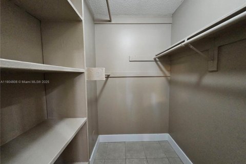 Copropriété à vendre à Miami Lakes, Floride: 1 chambre, 66.89 m2 № 1956522 - photo 13
