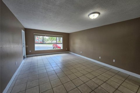 Copropriété à vendre à Miami Lakes, Floride: 1 chambre, 66.89 m2 № 1956522 - photo 5