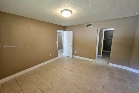 Copropriété à vendre à Miami Lakes, Floride: 1 chambre, 66.89 m2 № 1956522 - photo 10