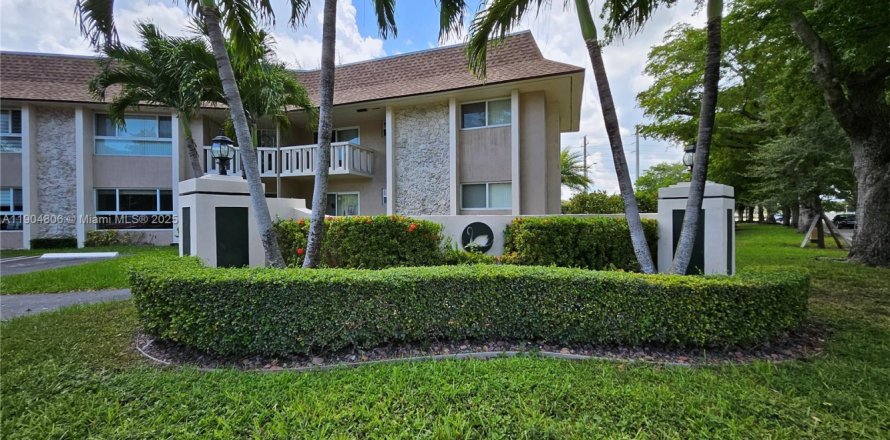 Condo à Miami Lakes, Floride, 1 chambre  № 1956522