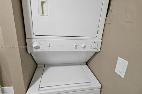 Copropriété à vendre à Miami Lakes, Floride: 1 chambre, 66.89 m2 № 1956522 - photo 12