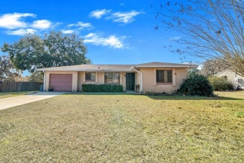 House in Ocala, Florida 2 bedrooms, 83.98 sq.m. № 2227650