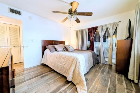Condo in Lauderdale Lakes, Florida, 2 bedrooms  № 1943391 - photo 26