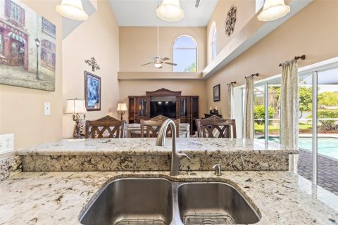Casa en venta en Tampa, Florida, 4 dormitorios, 219.44 m2 № 1666020 - foto 18