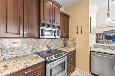 Casa en venta en Tampa, Florida, 4 dormitorios, 219.44 m2 № 1666020 - foto 17