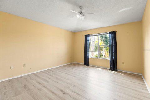 House in Tampa, Florida 4 bedrooms, 219.44 sq.m. № 1666020 - photo 28