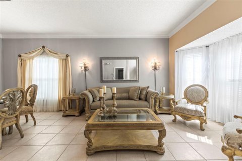 Villa ou maison à vendre à Tampa, Floride: 4 chambres, 219.44 m2 № 1666020 - photo 12