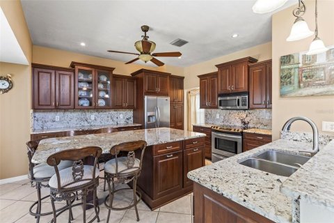 Casa en venta en Tampa, Florida, 4 dormitorios, 219.44 m2 № 1666020 - foto 13