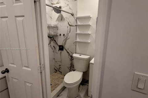 Immobilier commercial à louer à Hollywood, Floride: 94.2 m2 № 1957141 - photo 7