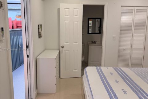 Immobilier commercial à louer à Hollywood, Floride: 94.2 m2 № 1957141 - photo 5