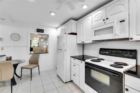 Condominio en venta en Deerfield Beach, Florida, 2 dormitorios, 97.55 m2 № 2001023 - foto 7