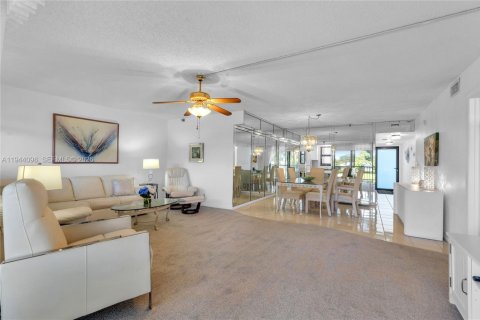 Condominio en venta en Deerfield Beach, Florida, 2 dormitorios, 97.55 m2 № 2001023 - foto 17