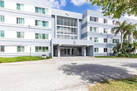 Condominio en alquiler en Homestead, Florida, 2 dormitorios, 99.87 m2 № 1942380 - foto 1