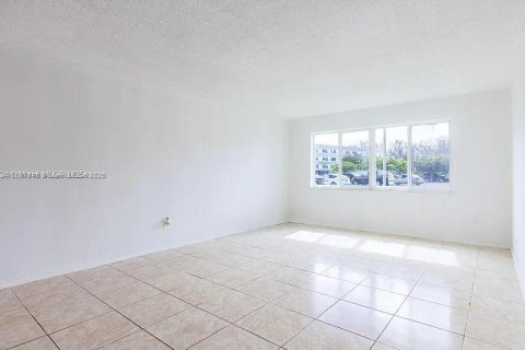 Condominio en alquiler en Homestead, Florida, 2 dormitorios, 99.87 m2 № 1942380 - foto 6