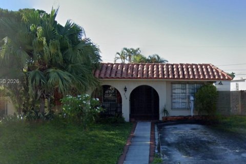 Casa en Hialeah, Florida 3 dormitorios, 222.97 m2 № 2008277