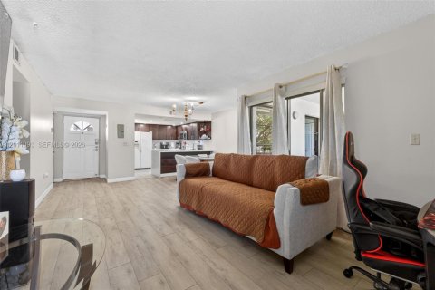 Condo in Miami, Florida, 3 bedrooms  № 2076686 - photo 16