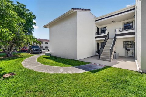 Condo in Miami, Florida, 3 bedrooms  № 2076686