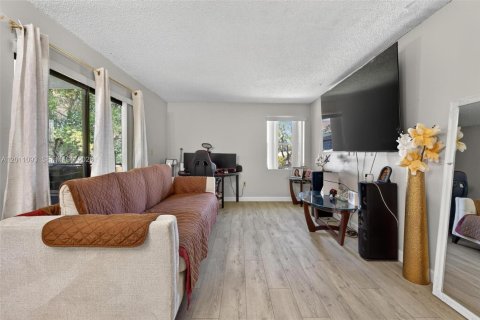 Condo in Miami, Florida, 3 bedrooms  № 2076686 - photo 15