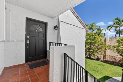 Condo in Miami, Florida, 3 bedrooms  № 2076686 - photo 3