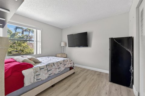 Condo in Miami, Florida, 3 bedrooms  № 2076686 - photo 26