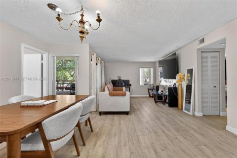 Condo in Miami, Florida, 3 bedrooms  № 2076686 - photo 14