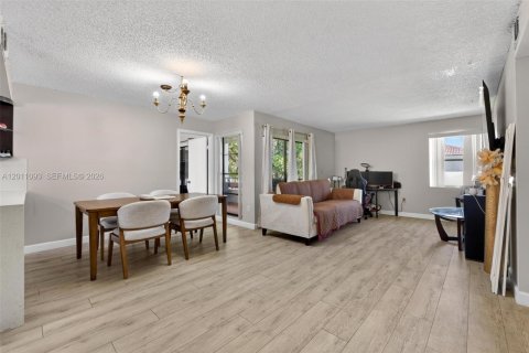 Condo in Miami, Florida, 3 bedrooms  № 2076686 - photo 5