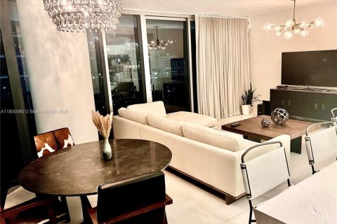 Condo in Miami, Florida, 2 bedrooms  № 1888722 - photo 30