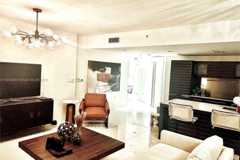 Condo in Miami, Florida, 2 bedrooms  № 1888722 - photo 24