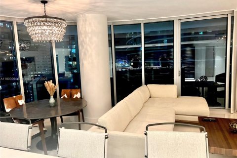 Condo in Miami, Florida, 2 bedrooms  № 1888722 - photo 29