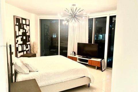 Condo in Miami, Florida, 2 bedrooms  № 1888722 - photo 23