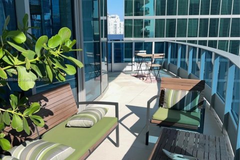 Condo in Miami, Florida, 2 bedrooms  № 1888722 - photo 5