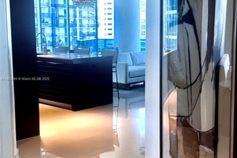 Condo in Miami, Florida, 2 bedrooms  № 1888722 - photo 16