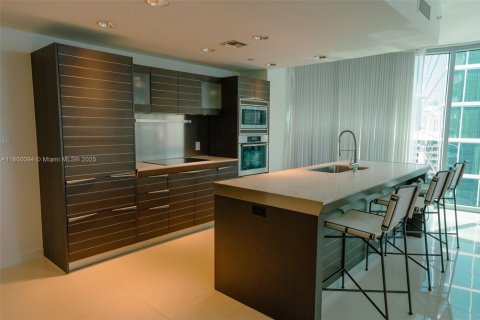 Condo in Miami, Florida, 2 bedrooms  № 1888722 - photo 8