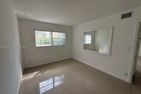 Copropriété à louer à Sunny Isles Beach, Floride: 1 chambre, 52.4 m2 № 2407826 - photo 4