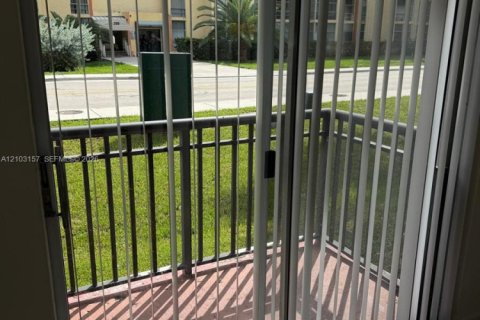 Copropriété à louer à Sunny Isles Beach, Floride: 1 chambre, 52.4 m2 № 2407826 - photo 6
