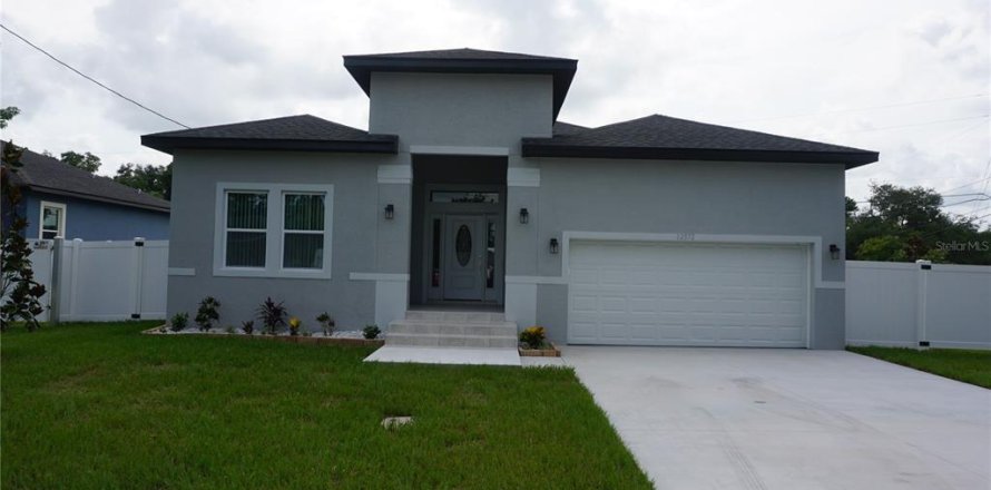 Villa ou maison à Largo, Floride 4 chambres, 179.3 m2 № 2277285