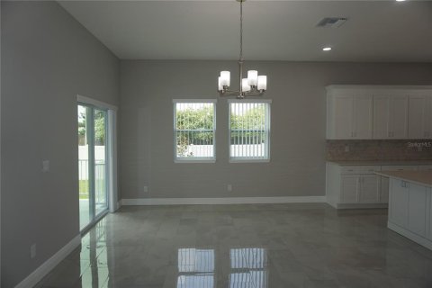 Villa ou maison à vendre à Largo, Floride: 4 chambres, 179.3 m2 № 2277285 - photo 4